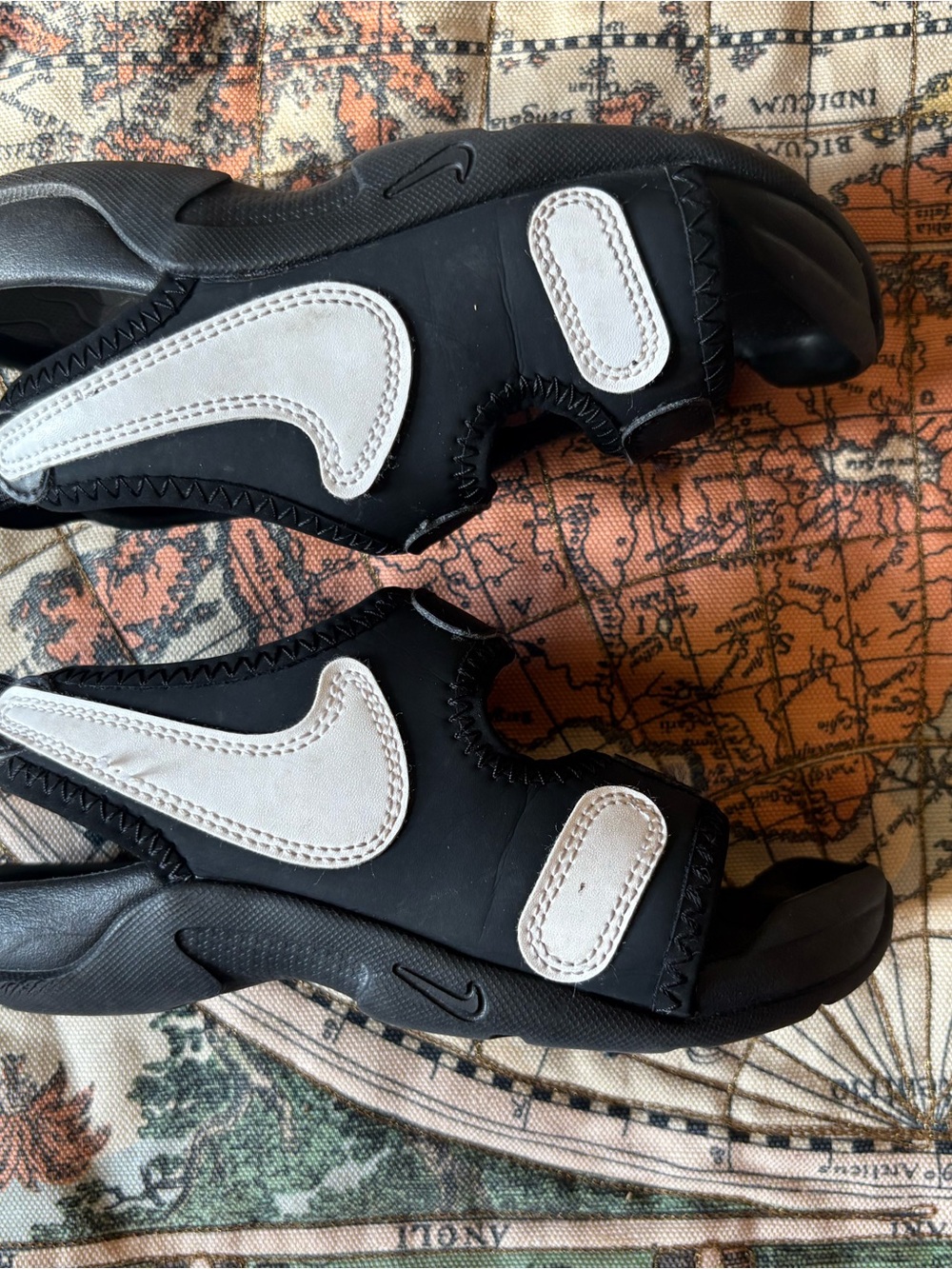 Nike Black and White Velcro Sport Sandals - Picture 2 of 2